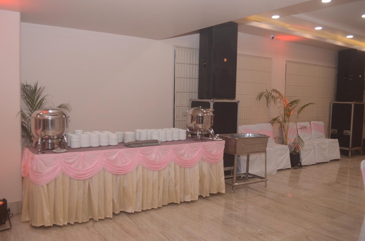 Hotel Madhuvan Palace Varanasi Luaran gambar